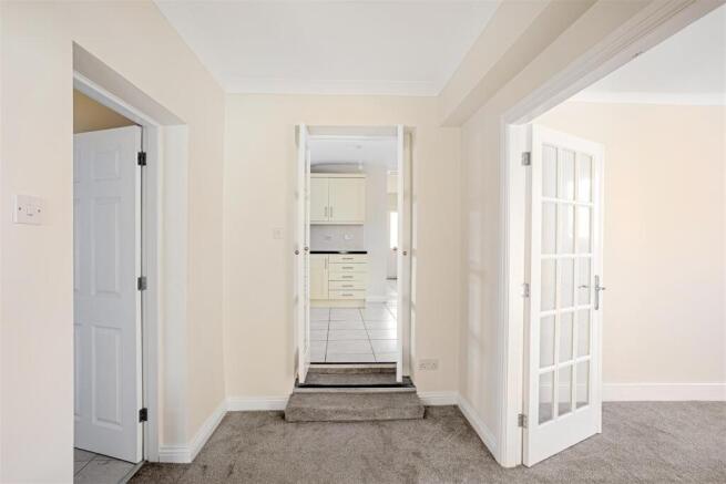 3 bed Semi-Detached for sale Image 10