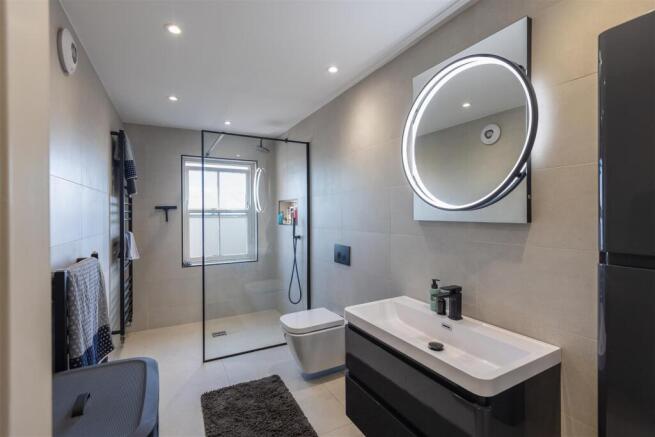 The Mount 20 Shower Room-2.jpg