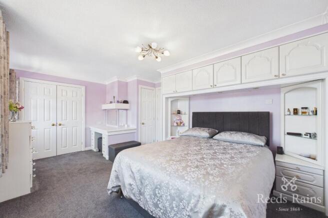 4 bed Detached for sale Image 10