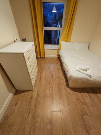 o_1h826ips610365mp1o