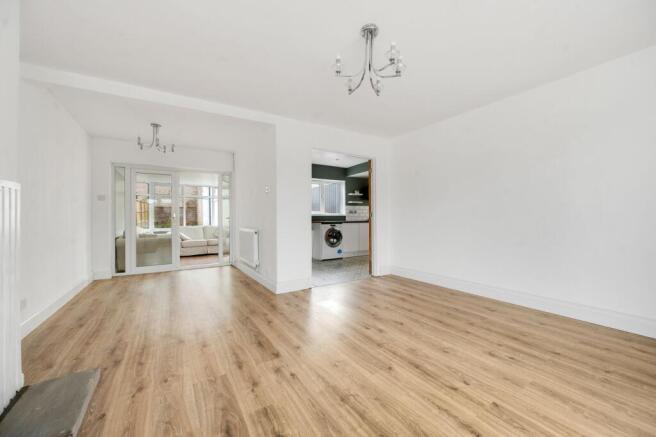 Living / Dining Room (2)