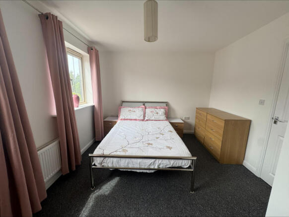 3 bed End of Terrace to rent Image 9