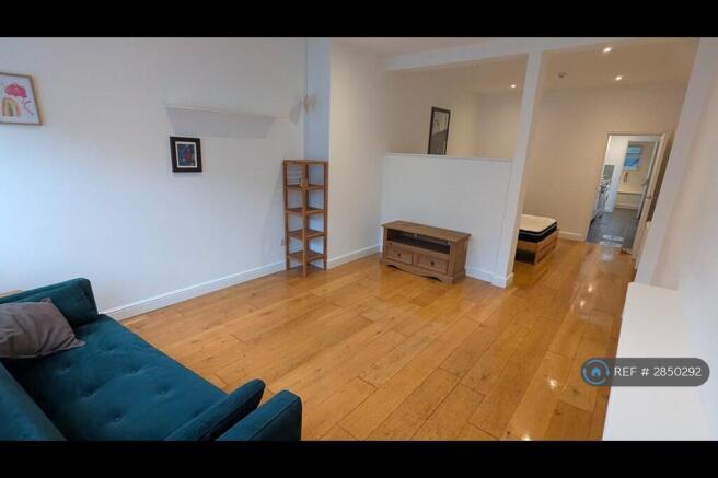 Sitting Room With Furnishings Included