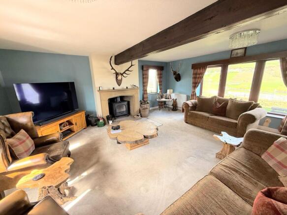 4 bed Semi-Detached to rent Image 12