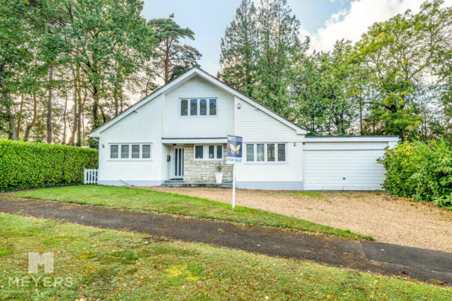 3-bed detached on Larch Way, Ferndown, BH22 9, £650,000