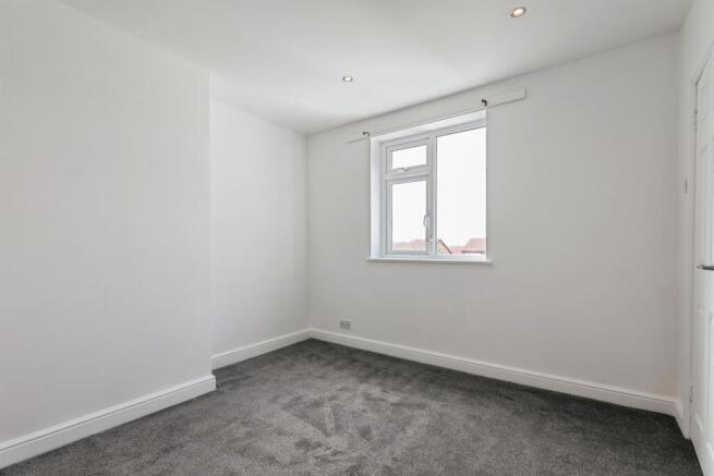 3 bed House to rent Image 10