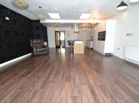 3 bed Semi-Detached for sale Image 5