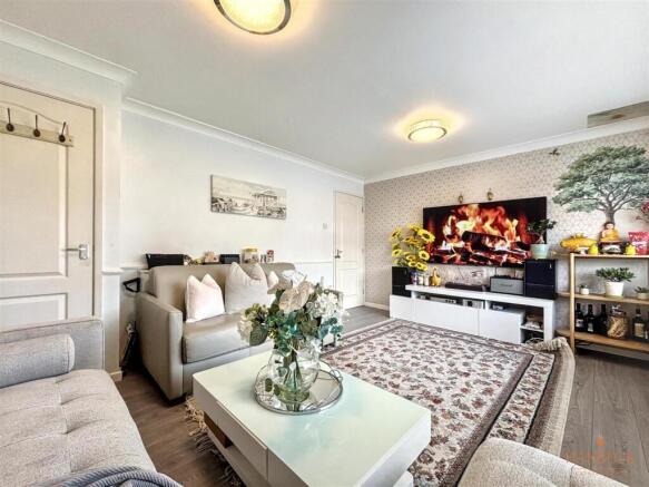 3 bed Semi-Detached for sale Image 5