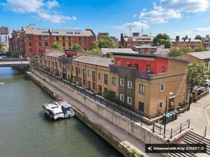 Balladier Walk, London, E14