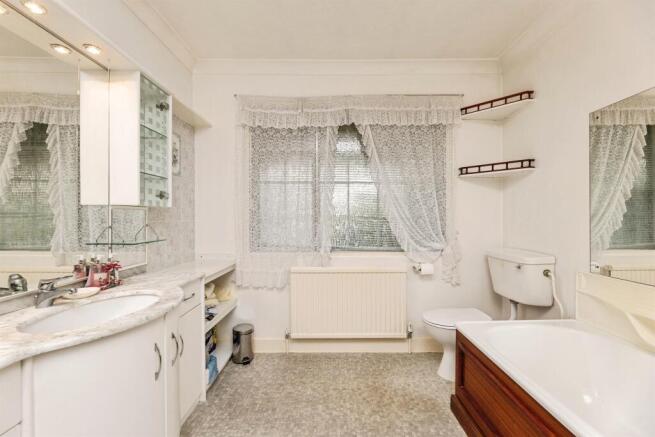 2 bed Semi-Detached Bungalow for sale Image 5