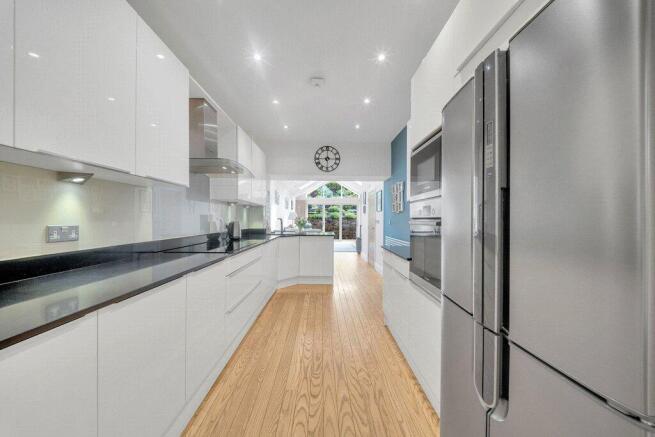 3 bed Terraced for sale Image 5