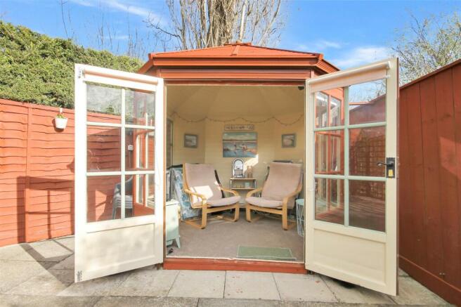 SUMMER HOUSE