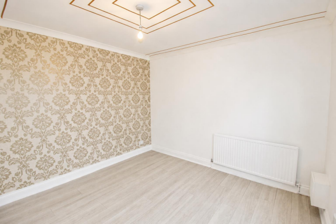 Priory Avenue, High Wycombe photo 4