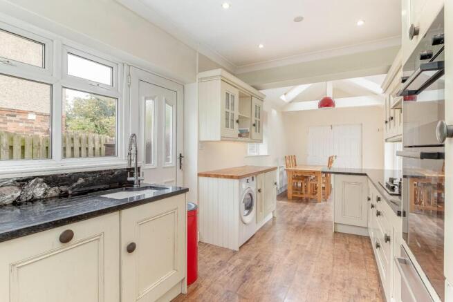 4 bed Detached for sale Image 7