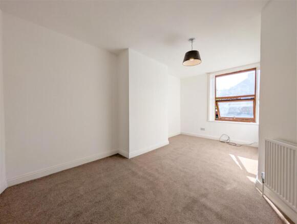 2 bed House for sale Image 10