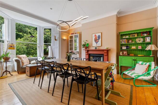 Sitting/Dining Area