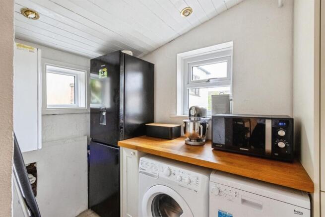 2 bed Semi-Detached for sale Image 6