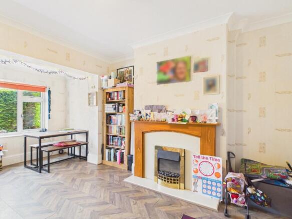 3 bed Semi-Detached for sale Image 12