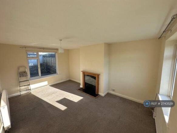 Large Dual Aspect Lounge With Fireplace