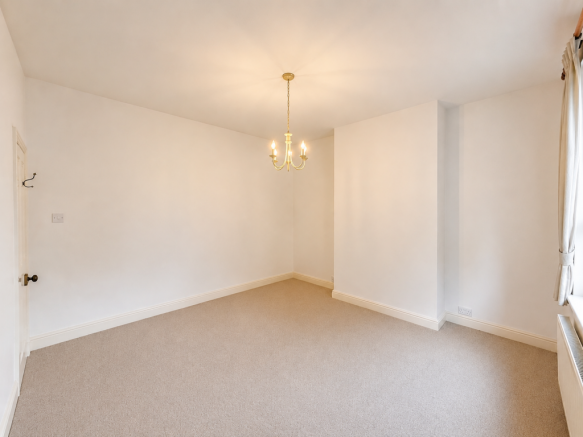 4 bed Detached for sale Image 11