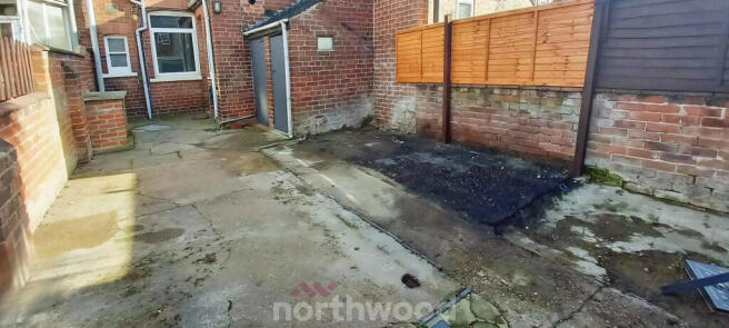 2 bed Terraced to rent Image 10