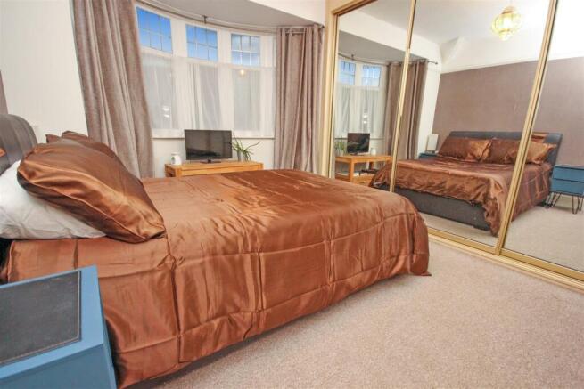 Bedroom 1.JPG