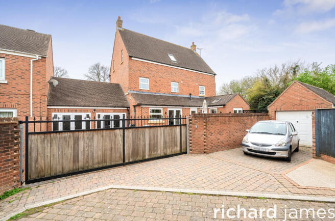 bca8f5be97164f008fe6140f89f91bb3