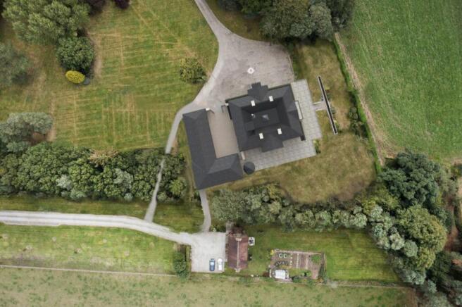 5 bed Detached for sale Image 6
