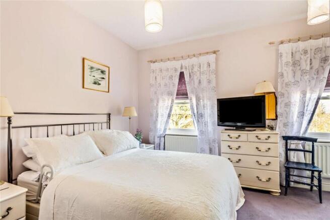 4 bed Terraced for sale Image 8