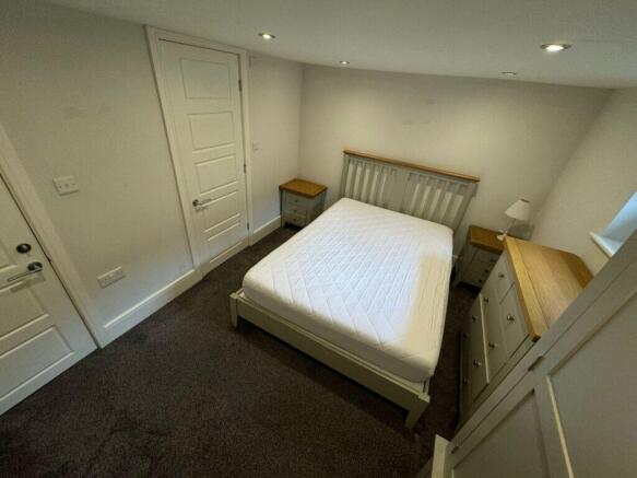 1 bed House Share to rent Image 10