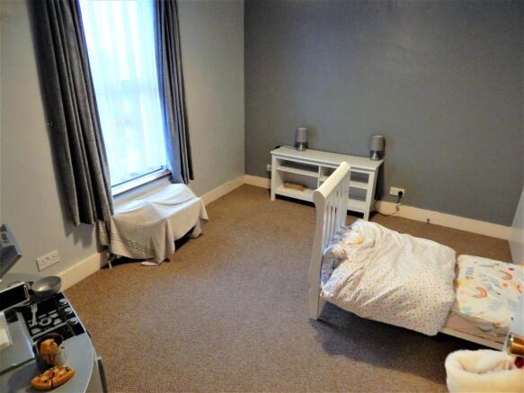 BED2.JPG