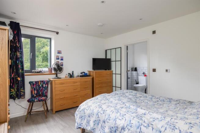 2 bed House for sale Image 8