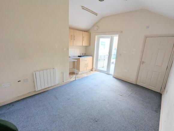 Living Room/Bedroom