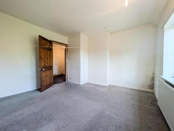 3 bed Terraced for sale Image 12