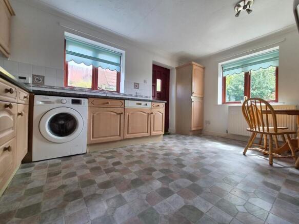 2 bed Detached Bungalow for sale Image 5