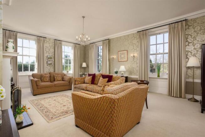 3 bed Apartment for sale Image 4