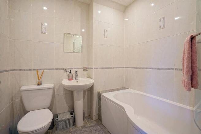 4 bed House for sale Image 12