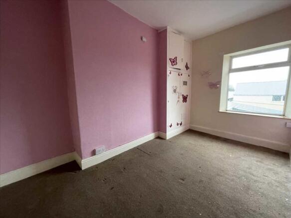 Bedroom (rear)