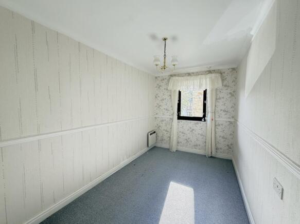 2 bed Flat for sale Image 5