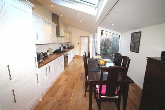 SPLENDID DINING/KITC