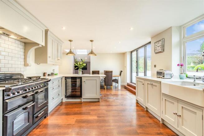 8502472-interior15.jpg