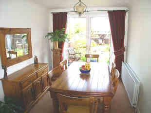 LOUNGE / DINING ROOM