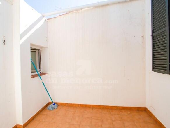 House with terrace in Mahon to reform