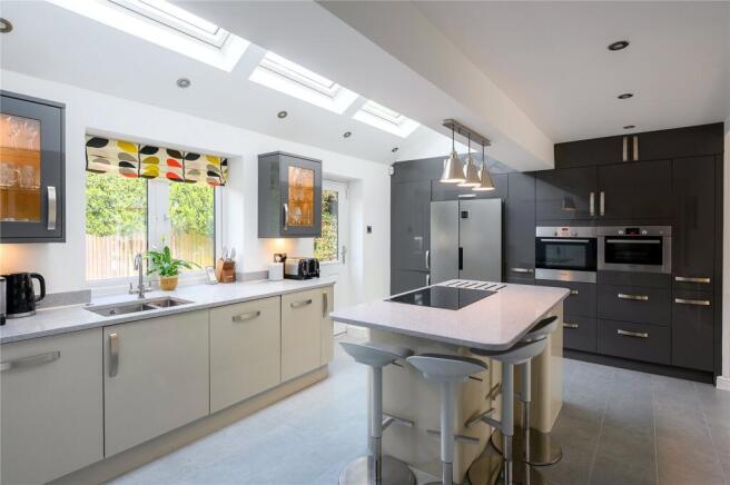 4 bed Detached for sale Image 8