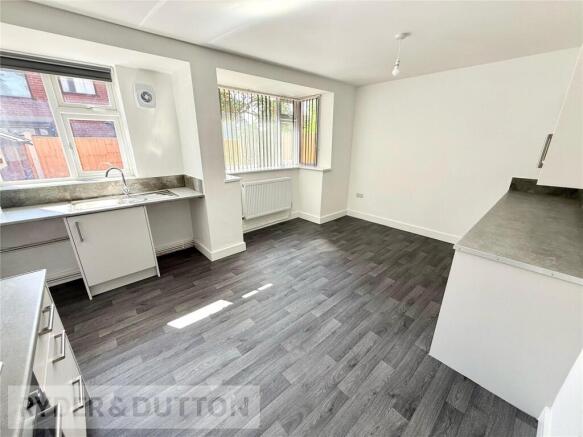 3 bed Semi-Detached to rent Image 9