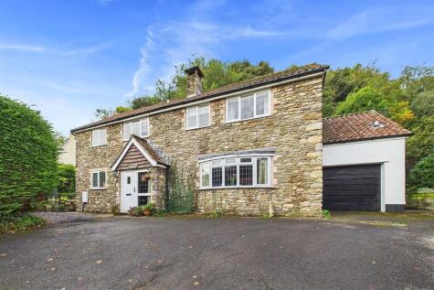 Charming cottage within Swiss Valley, Clevedon