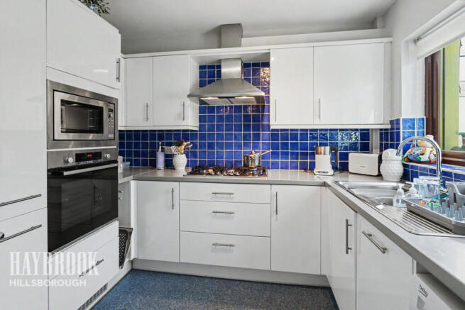 3 bed Semi-Detached for sale Image 6