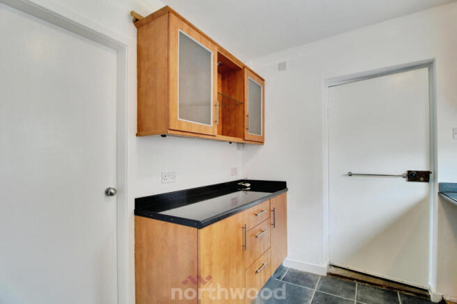 3 bed Semi-Detached to rent Image 6
