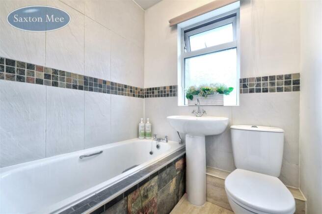 BATHROOM _7955b.jpg