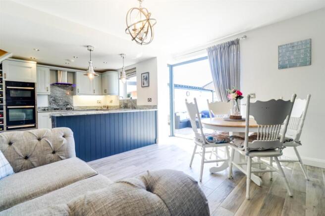 BESPOKE KITCHEN/DINING/SITTING